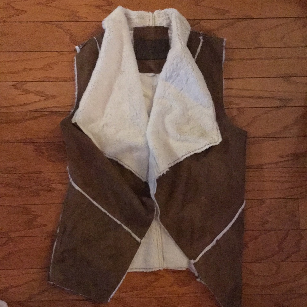 Faux suede vest!Sold!